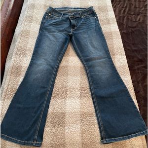 Blue jeans, slim boot